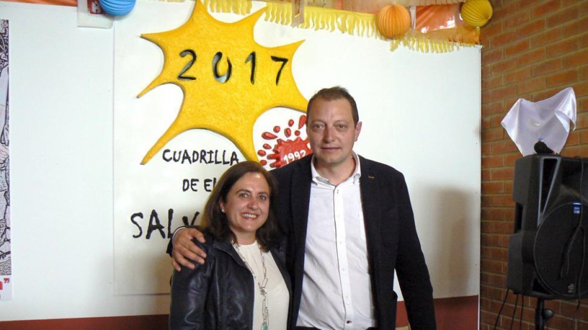 Marta y Julián, jurados de la cuadrilla de El Salvador, durante la celebración del Catapán.-A. P. L.