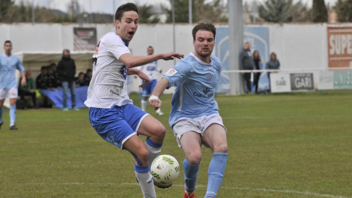 El Almazán se llevaba el derbi ante el San José con un gol de Diego Antón.-María Ferrer