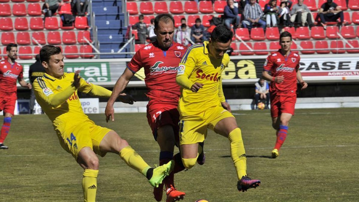 Unai Medina es uno de los jugadores con contrato en vigor para la próxima temporada.-MARÍA FERRER