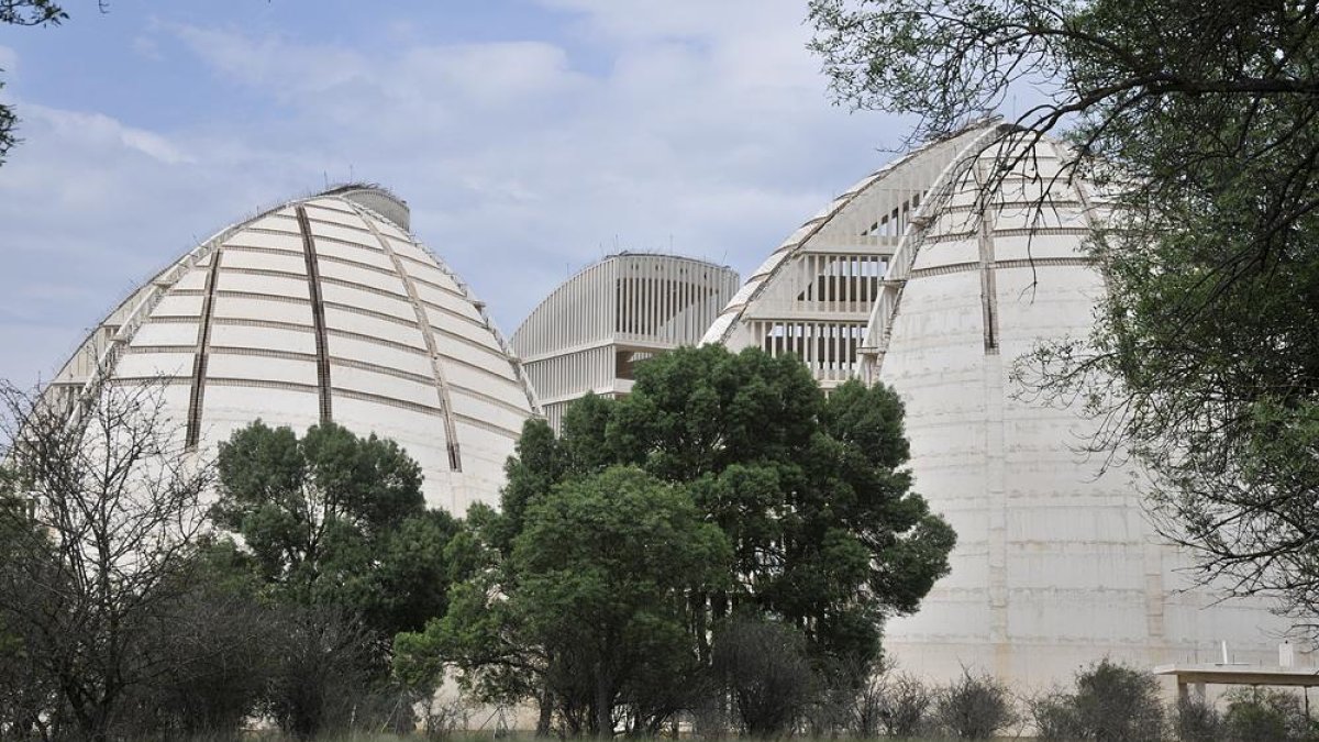 Cúpulas de la Ciudad del Medio Ambiente.-V.G.