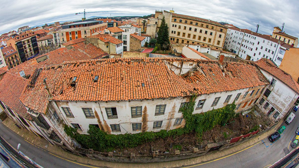 Antiguo hospicio en la Calle Alberca - MARIO TEJEDOR