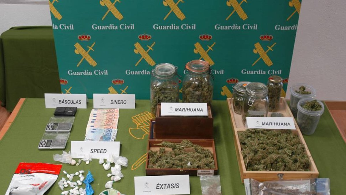 Efectos incautados por la Benemérita durante la ‘Operación Madero’.-GUARDIA CIVIL