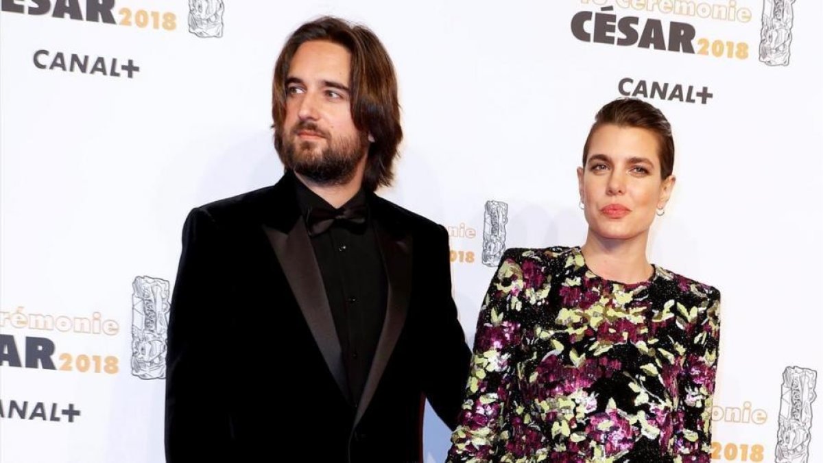 Carlota Casiraghi y Dimitri Rassam, en los premios César en París, el 2 de marzo.-/ EFE / ETIENNE LAURENT