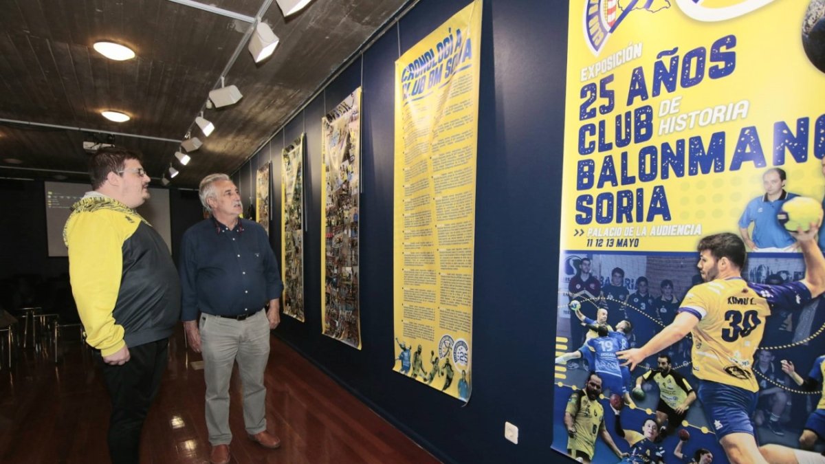 Lluelles y Heras en la inauguración de la exposición de los 25 años del BM Soria. GONZALO MONTESEGURO