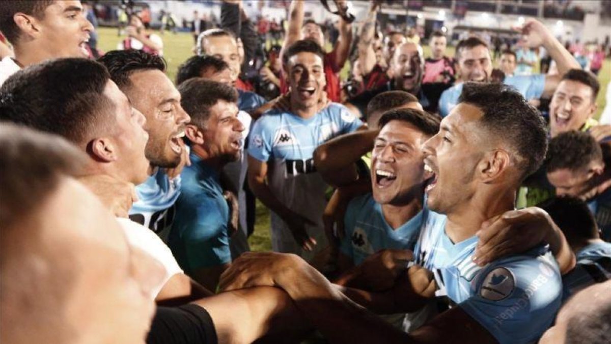 Los festejos de Racing Club, nuevo campeón de la Superliga argentina.-EL PERIÓDICO