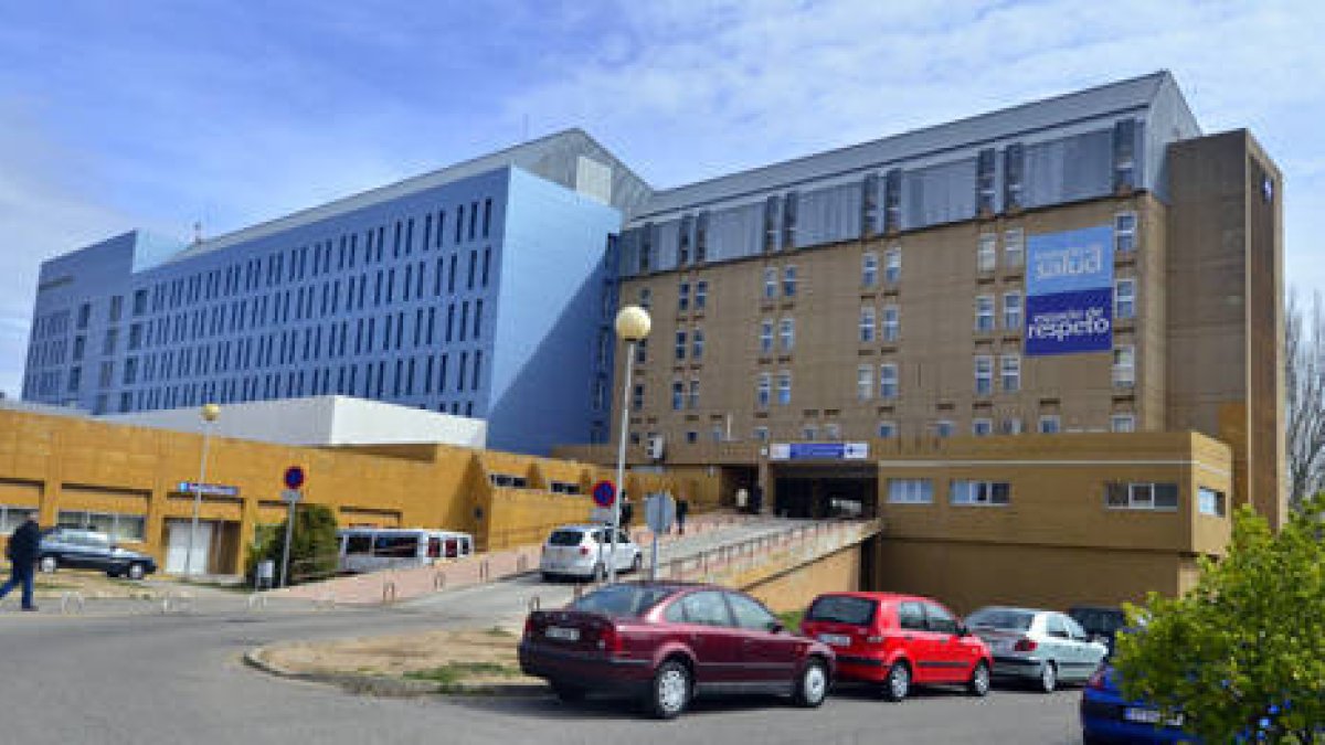 El Hospital de Santa Bárbara de Soria. / VALENTÍN GUISANDE-