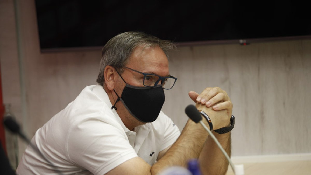 Eduardo Rubio, el último eslabón con el Consejo anterior, dejaba ayer de estar vinculado con el Numancia. MARIO TEJEDOR
