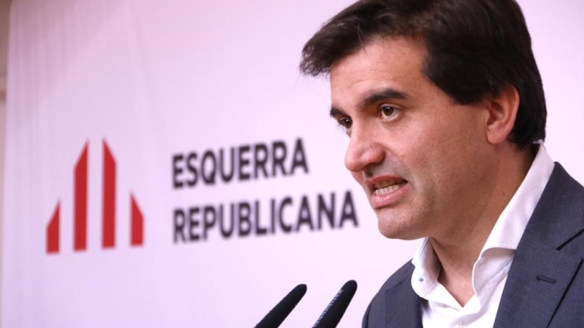 El portavoz de ERC, Sergi Sabrià, durante la rueda de prensa de este lunes-ACN / RAFA GARRIDO