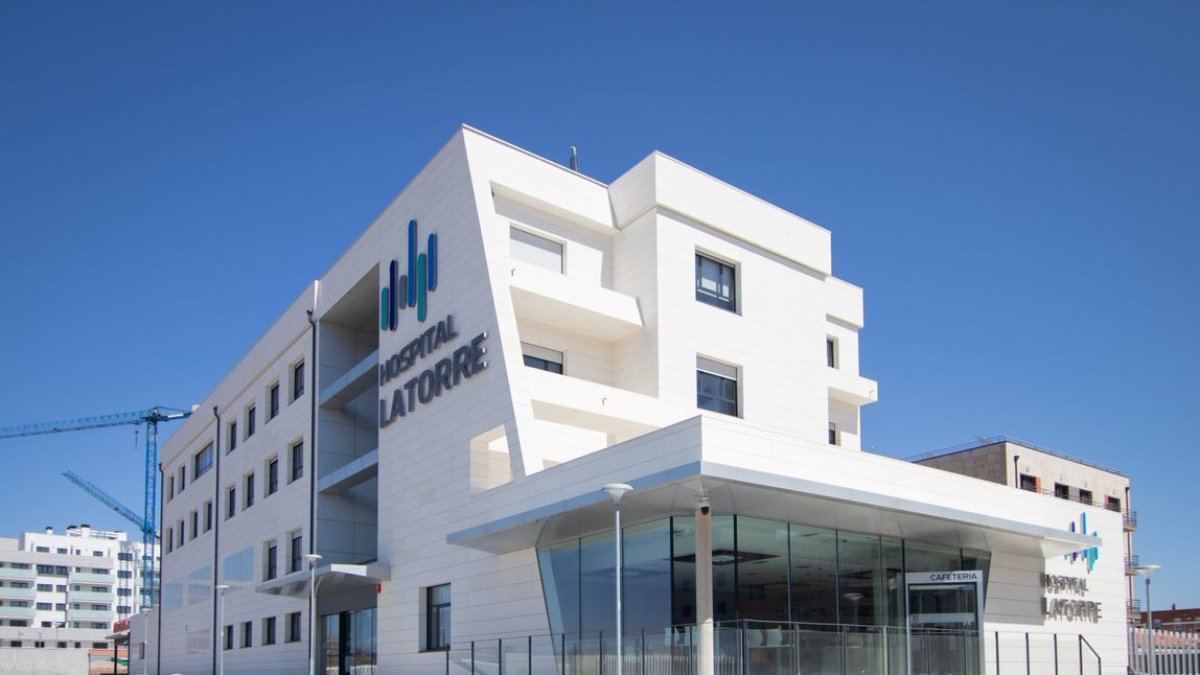 Hospital Latorre, en el camino de Los Royales, próximo a su apertura.-GONZALO MONTESEGURO