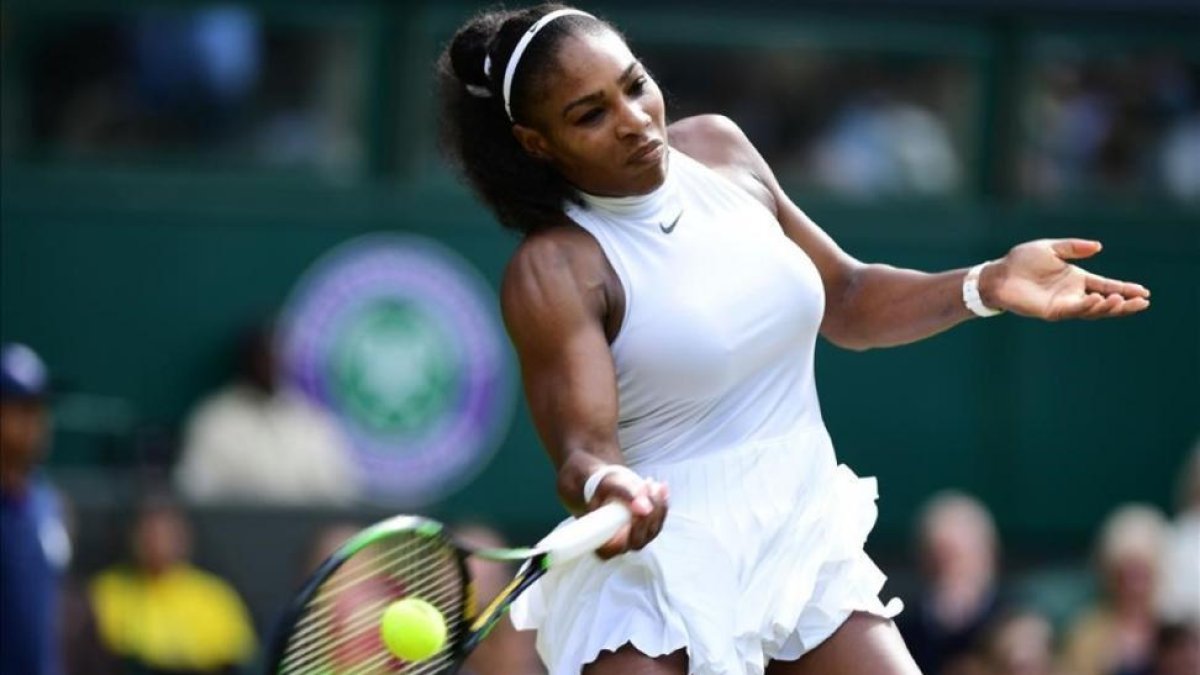 Serena Williams, durante su partido ante Anastasia.-AFP / GLYN KIRK