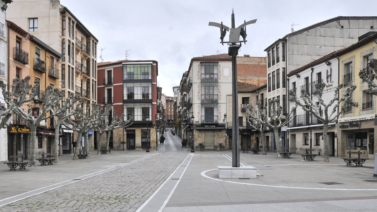 Plaza de Herradores vacía.- V.G