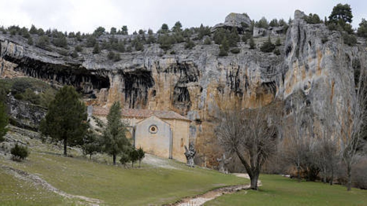 Ermita de San Bartolomé en el Cañón del Río Lobos. HDS