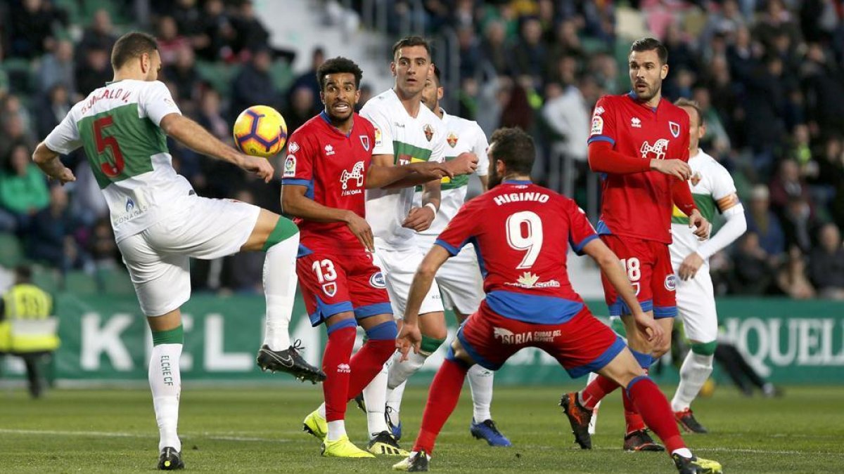El Numancia se trae un punto de su viaje a Elche.-AREA 11