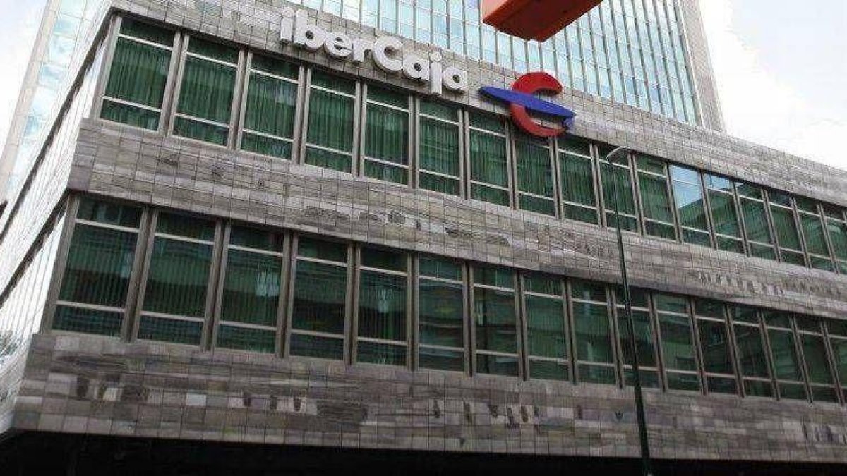 Oficinas de Ibercaja.-EL PERIÓDICO