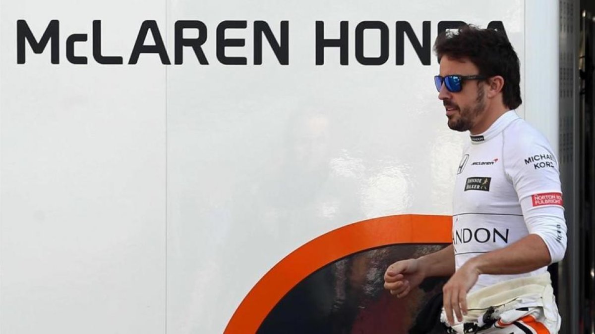Fernando Alonso, en los test de Montmeló.-TONI ALBIR