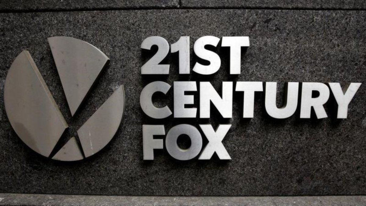 El logo de Fox News en su cuartel general en Manhattan.-A Reuters