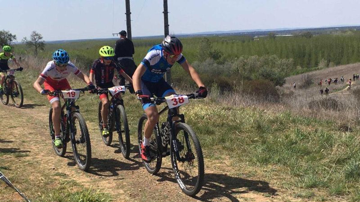 Daniel Mediavilla no tuvo rival en la categoría infantil de la cita regional.-HDS