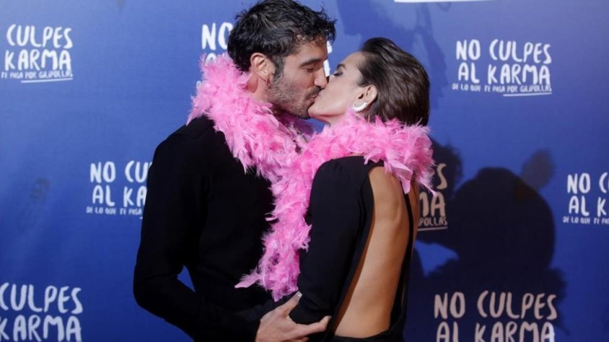 Los protagonistas de 'No culpes al karma...', Alex García y Alba Galocha.-JOSÉ LUIS ROCA