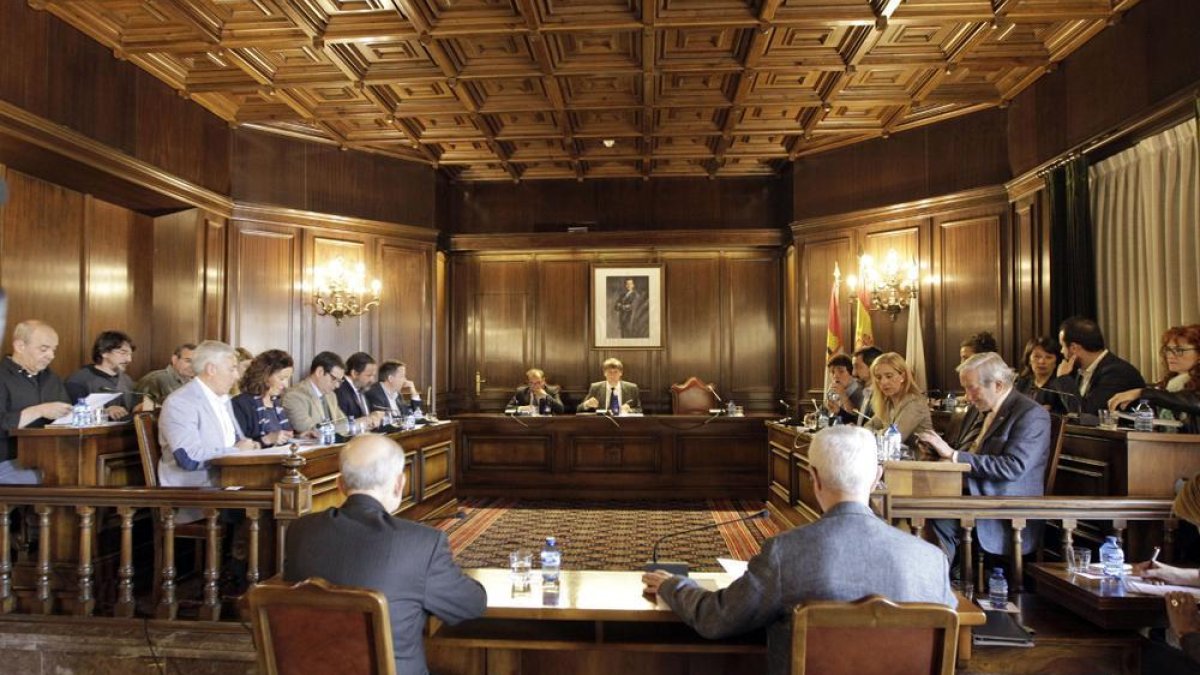 Un momento del pleno ordinario del pasado junio.-Luis Ángel Tejedor