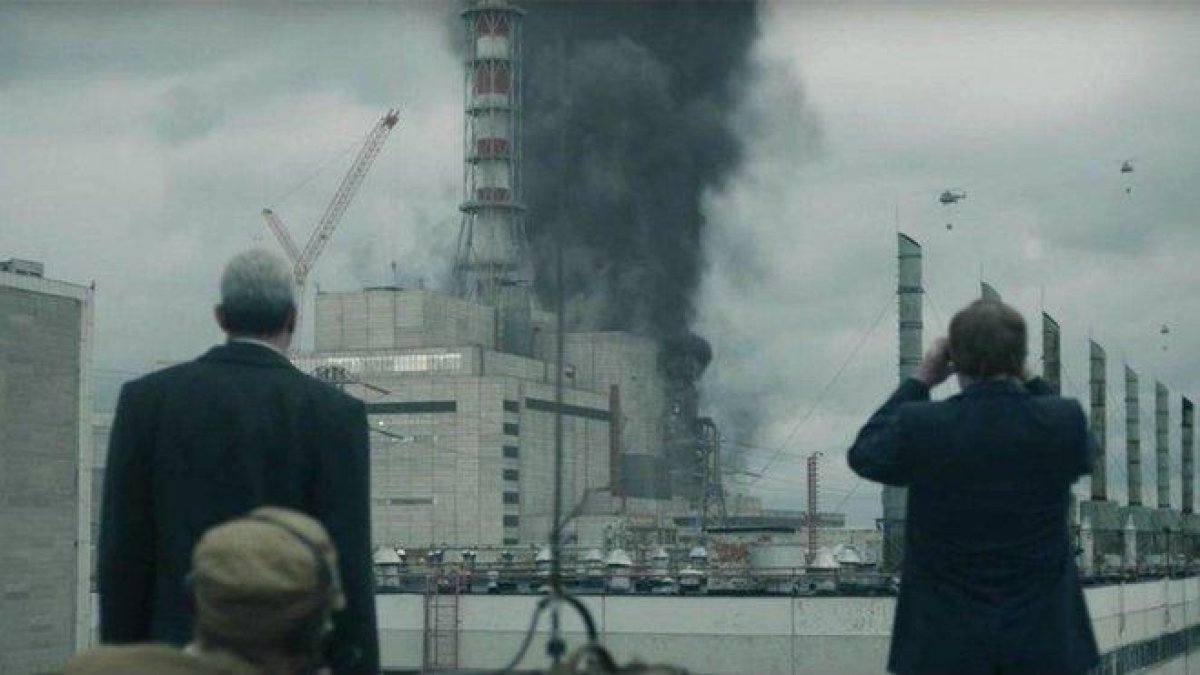 Stellan Skarsgärd y Jared Harris, en una imagen de Chernobyl.-EL PERIÓDICO