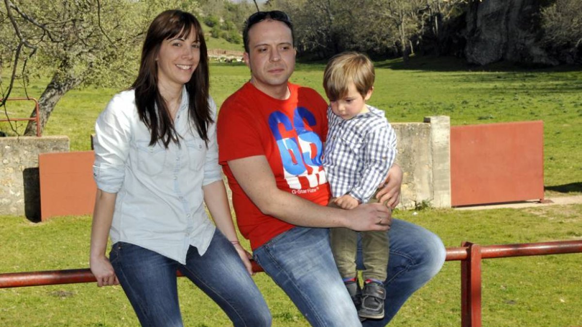 Rocío e Iván, en los corrales de Cañada Honda.-ÁLVARO MARTÍNEZ