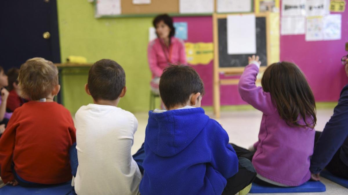 Niños en un colegio.-HDS