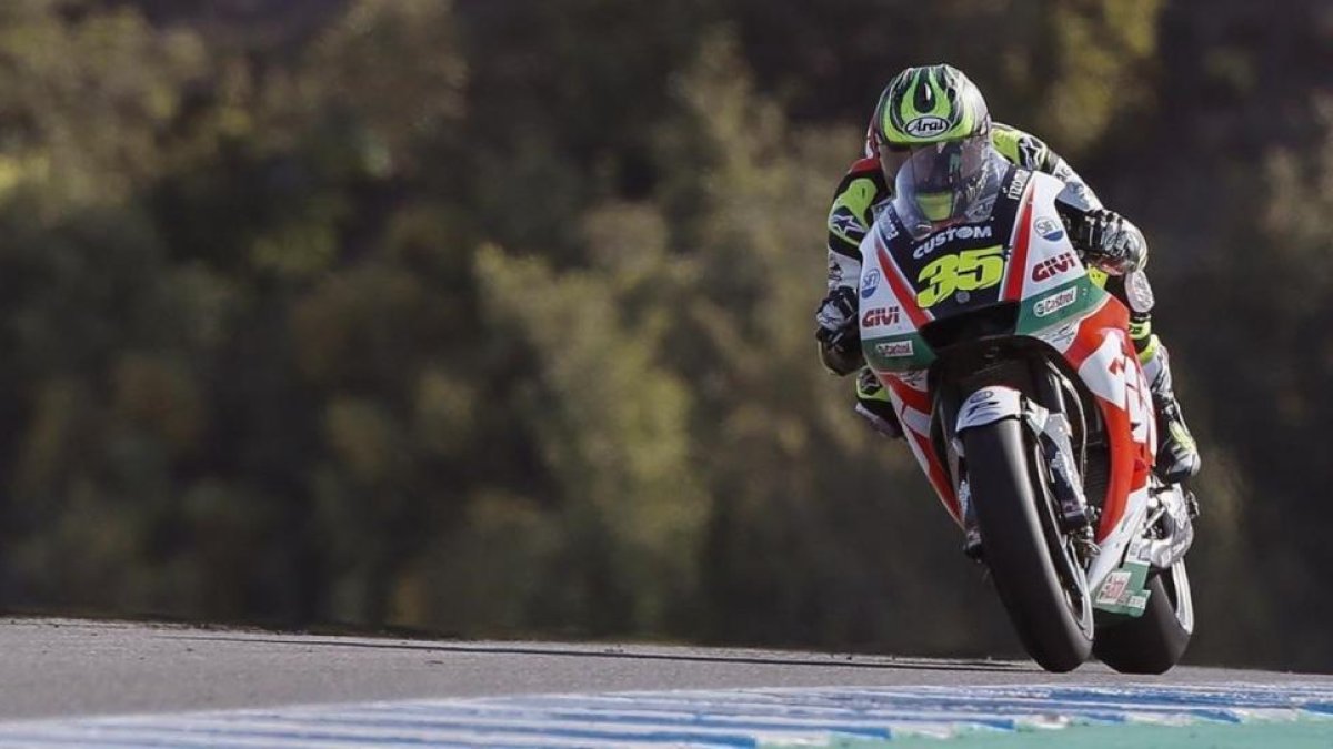 El británico Cal Crutchlow (Honda), en su vuelta rápida de hoy en el Circuito de Jerez-Ángel Nieto.-EFE