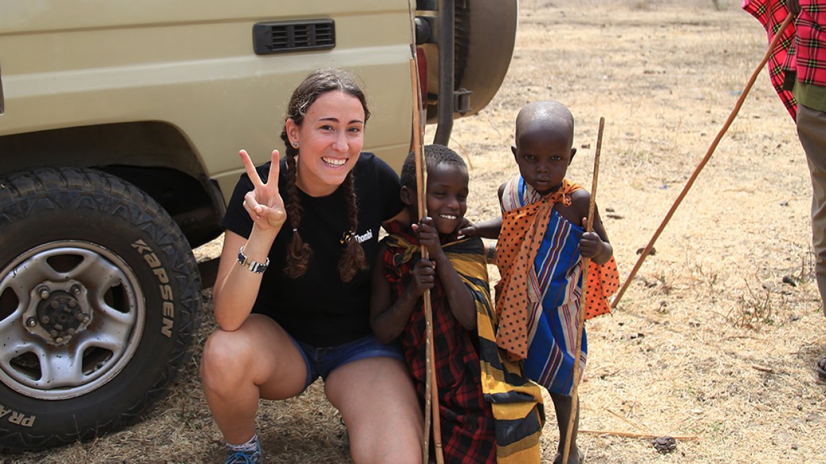 África Banzo Arche.-A.B.