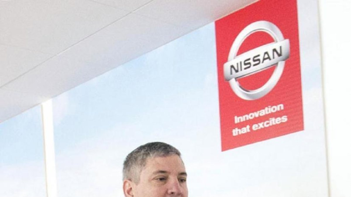 El nuevo coordinador de la Alianza Nissan-Renault en España, José Vicente de los Mozos, atiende a los medios de comunicación tras reunirse con el comité de empresa y los trabajadores de la planta de Nissan-ICAL