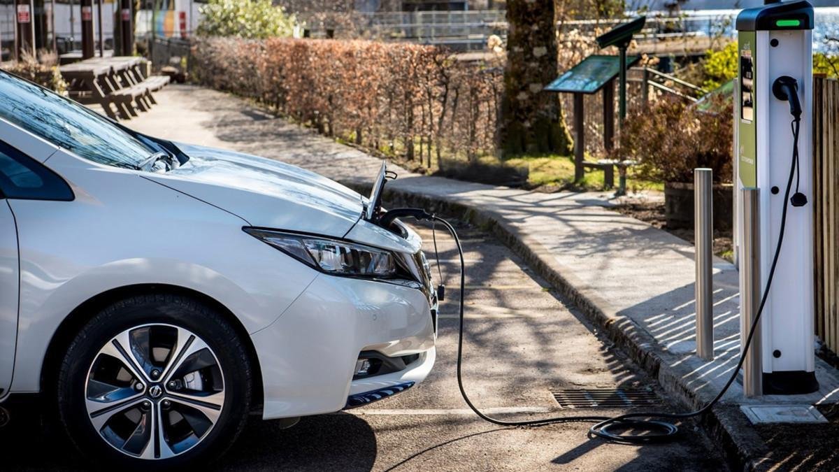 Cargador de coche eléctrico