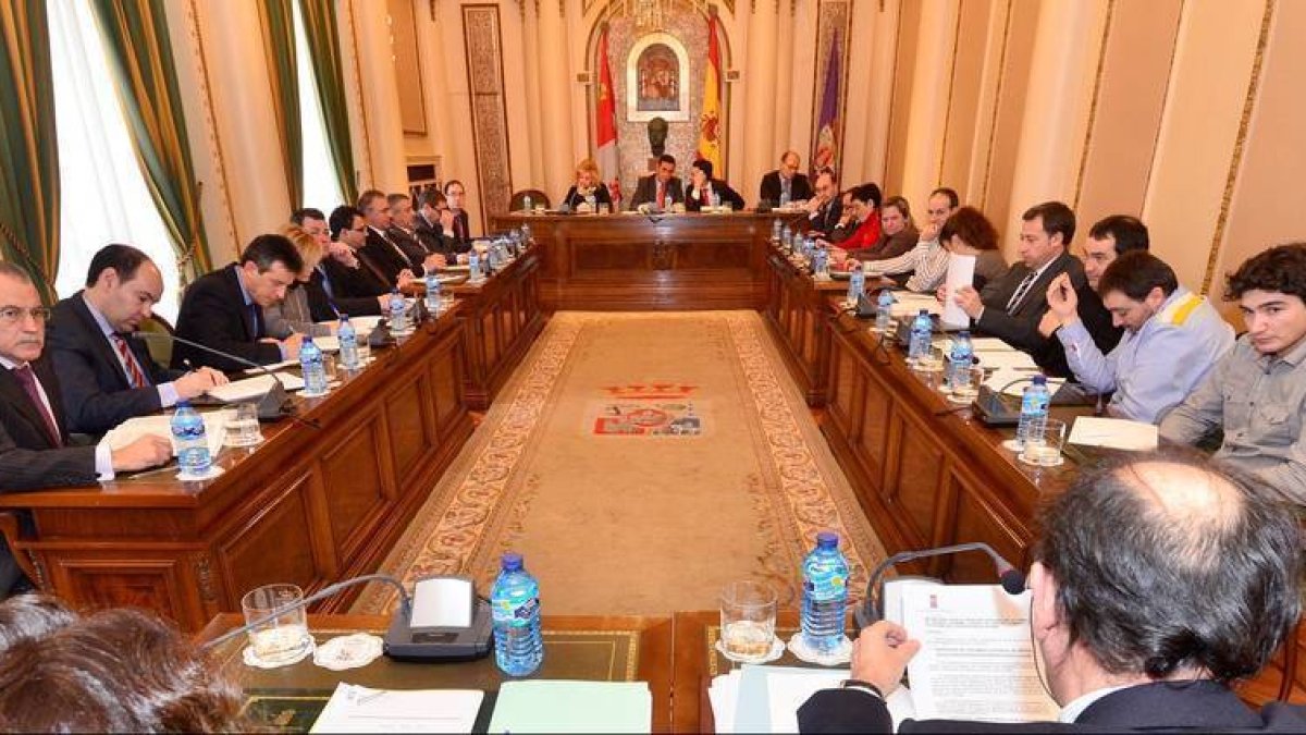 Pleno Diputación. VALENTÍN GUISANDE