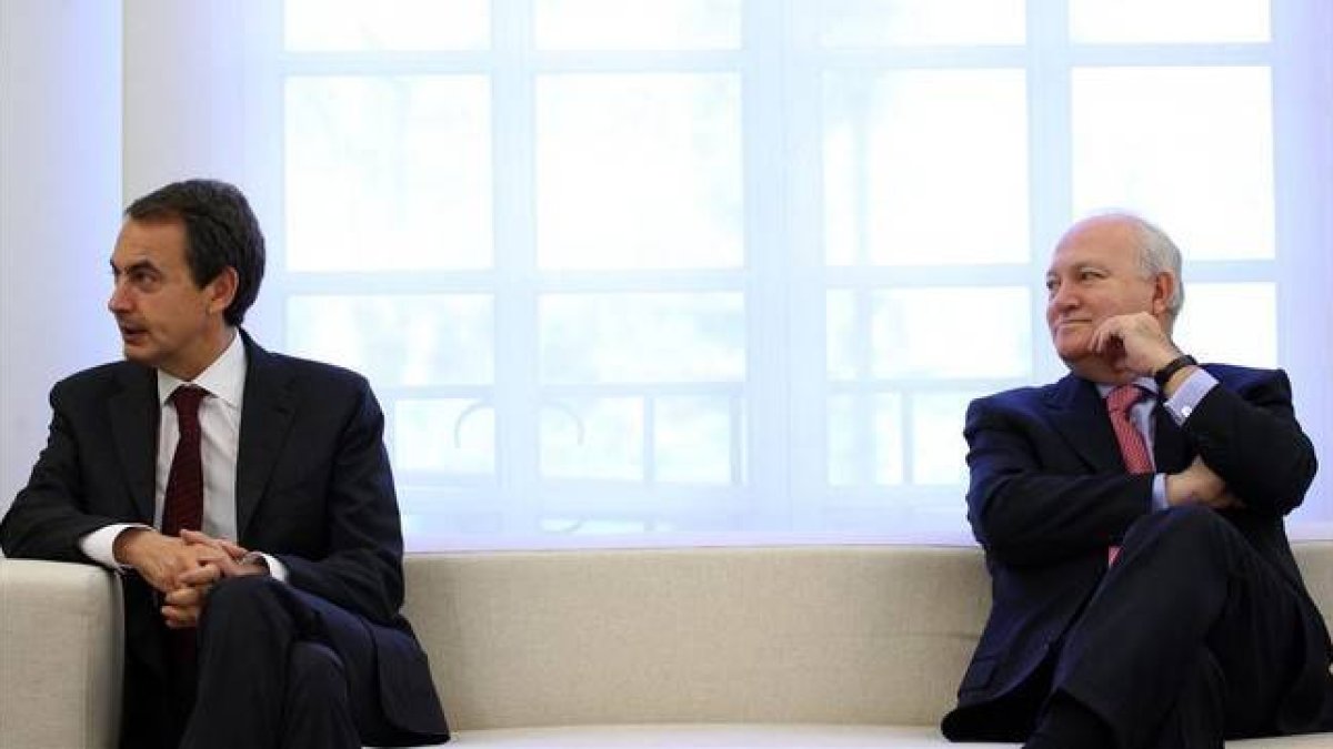 José Luis Rodríguez Zapatero y Miguel Ángel Moratinos, en una imagen de archivo.-Foto: DAVID CASTRO
