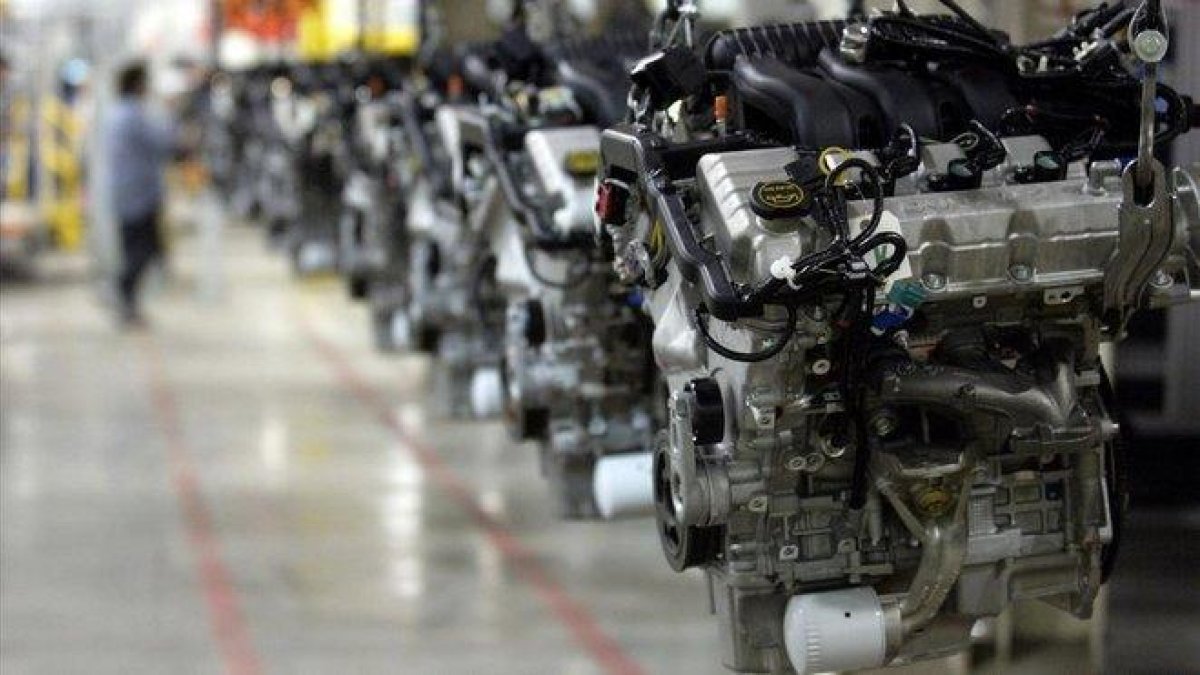 Un trabajador en una empresa de Cleveland.-AP