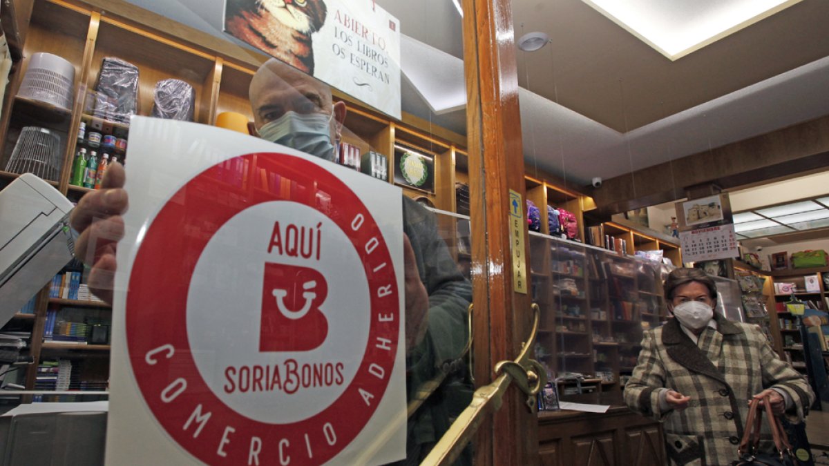 Aviso de adhesión a los Soria Bonos en un establecimiento. MARIO TEJEDOR