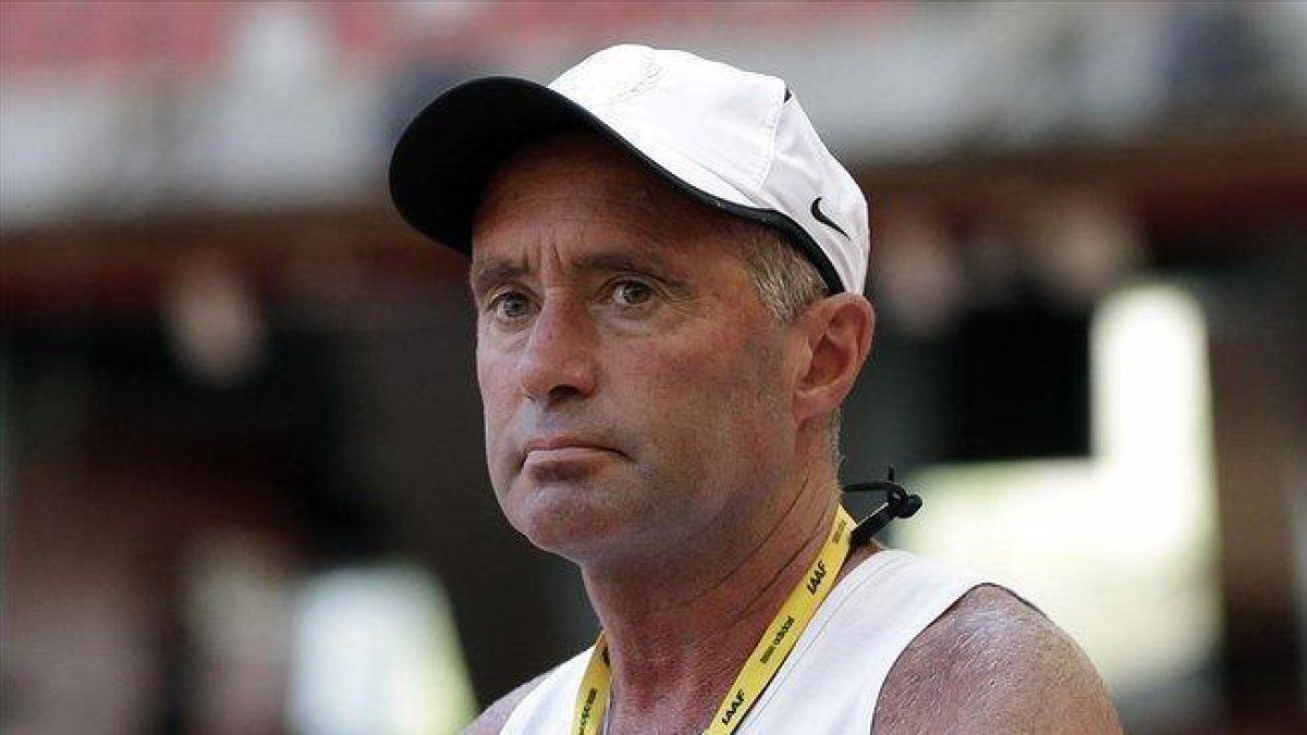 Alberto Salazar, en una imagen de archivo, en los Mundiales de atletismo de Pekín en 2015.-KIN CHEUNG (AP)