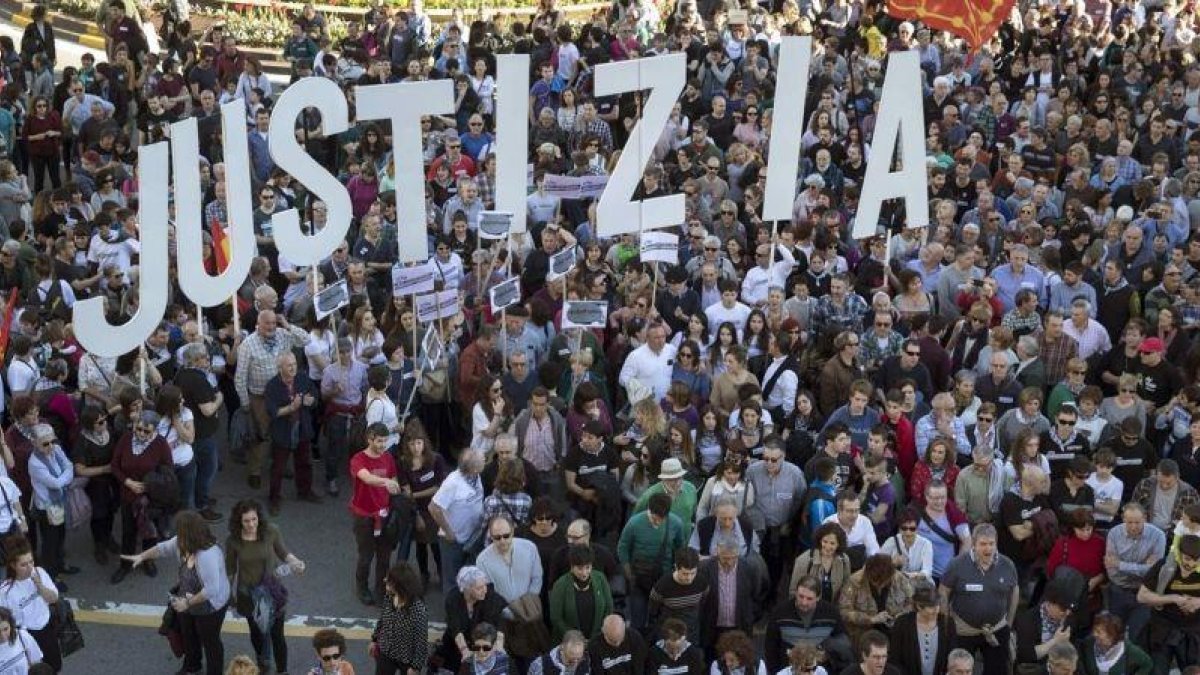 Manifestación en Pamplona, este domingo, en contra del juicio contra los acusados por agredir a dos guardias civiles en Alsasua.-VILLAR LÓPEZ (EFE)