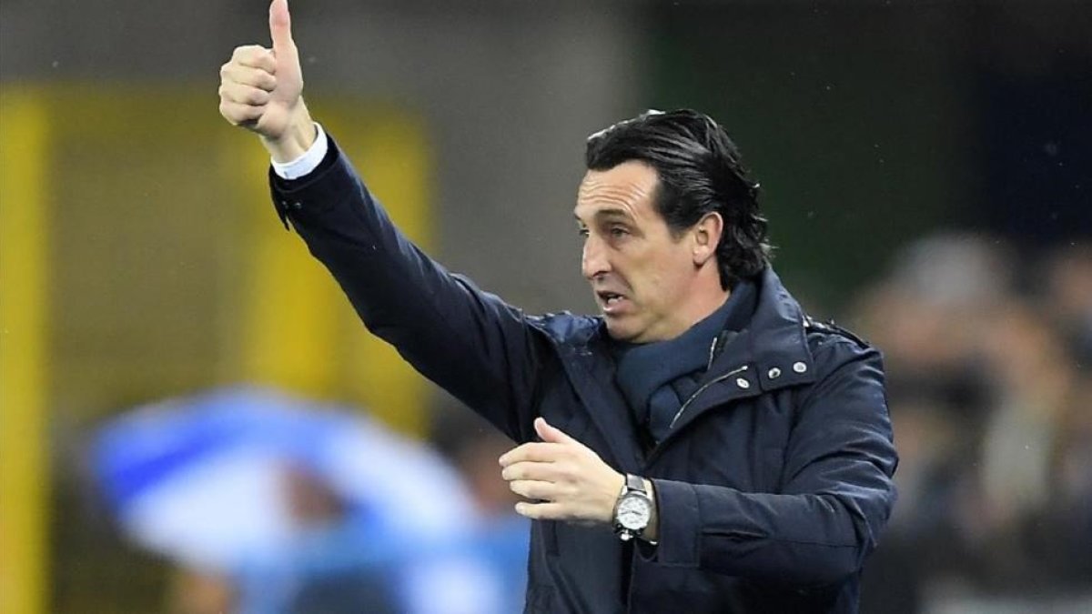 Unai Emery, dirigiendo al PSG.-AFP