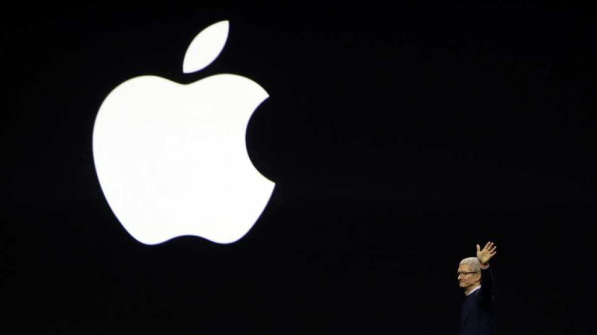 Tim Cook durante el anterior anuncio de nuevos productos, el pasado 5 de junio del 2017.-MARCIO JOSE SANCHEZ (AP)