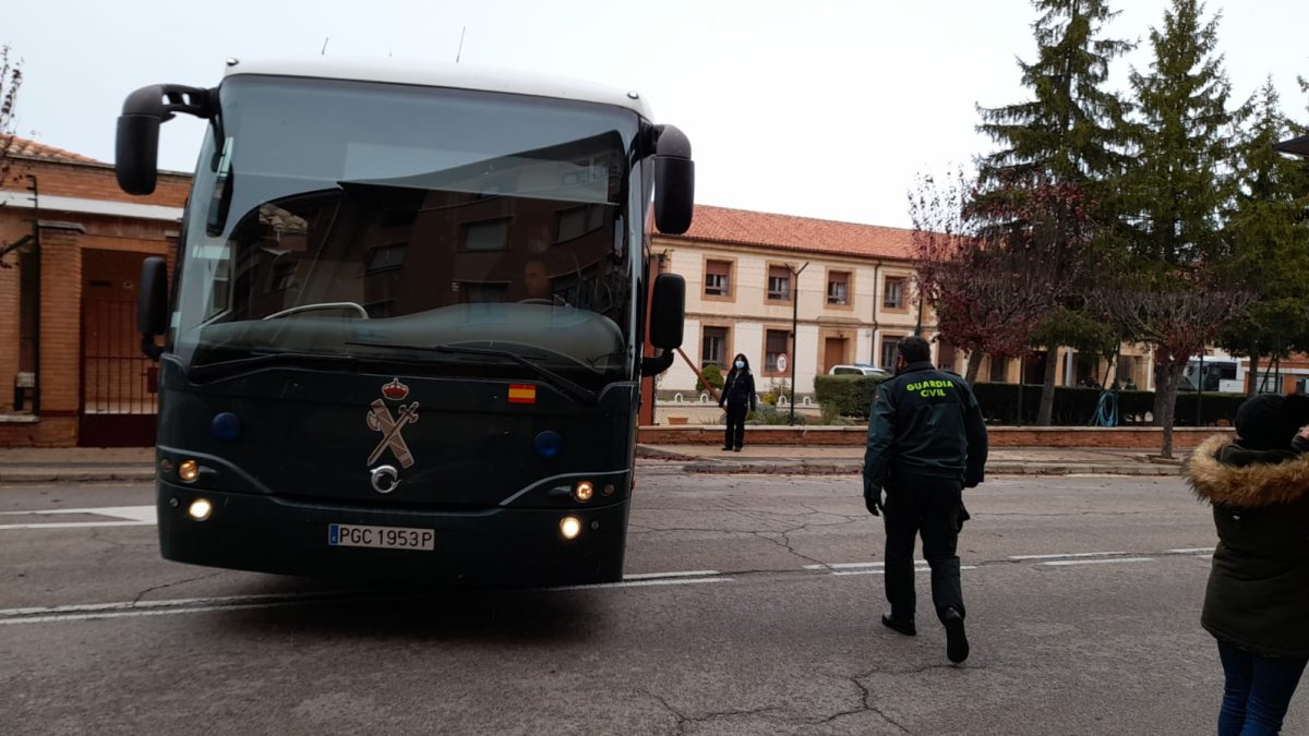 Traslado de los presos esta mañana. MARIO TEJEDOR