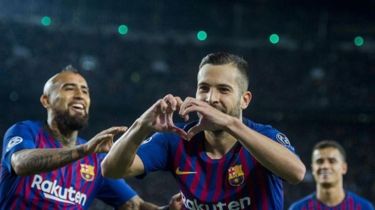 Jordi Alba celebra el gol que marcó en el partido de la Champions ante el Inter de Milán.-JOAN CORTADELLAS
