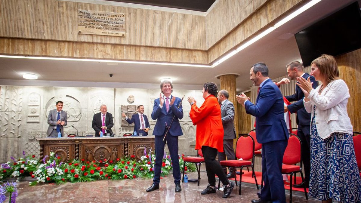 <p>El pleno de constitución de la <strong>Corporación Municipal del Ayuntamiento de Soria</strong> ha elegido a <strong>Carlos Martínez Mínguez</strong>, por <a href=