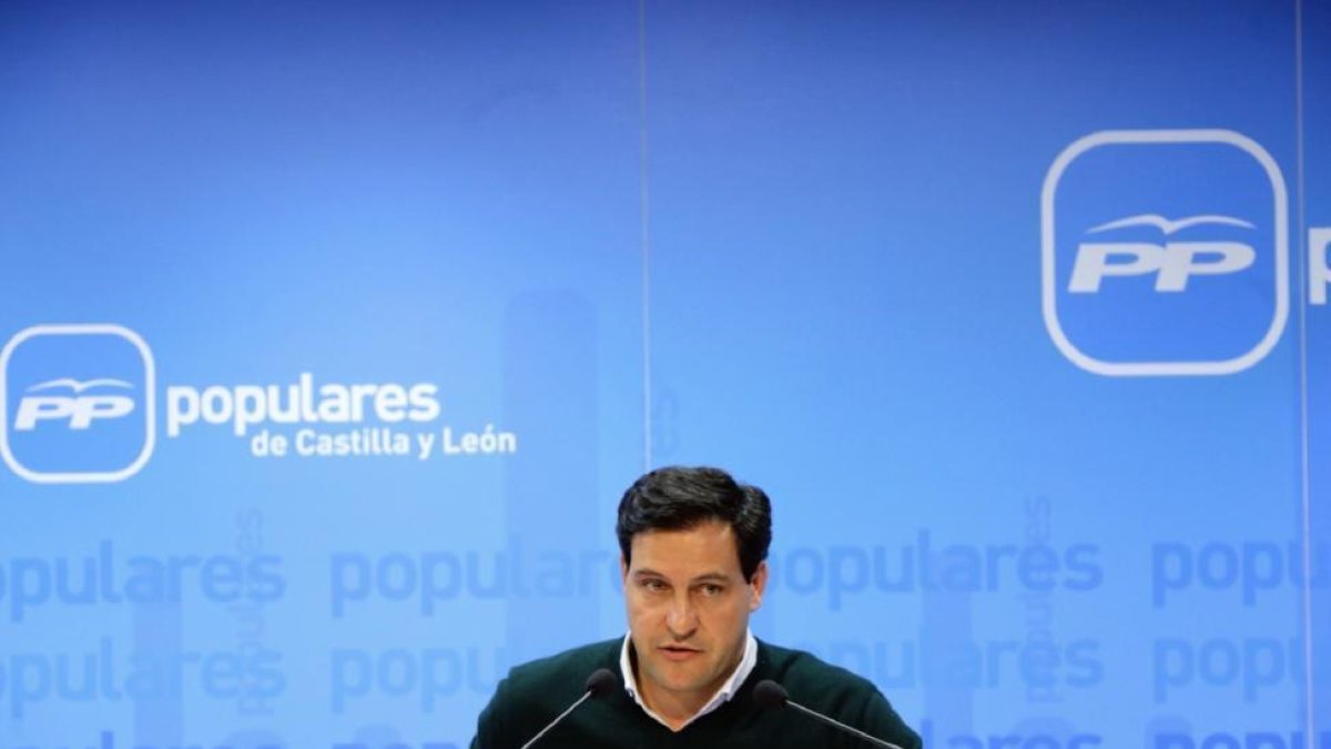 Raúl de la Hoz, ayer en su comparecencia ante los medios a última hora de la tarde.-ICAL
