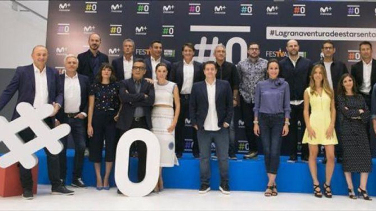 Los profesionales del canal #0 de Movistar+ para la temporada 2016-2017 posa en el Festival de Televisión de Vitoria.-MOVISTAR+