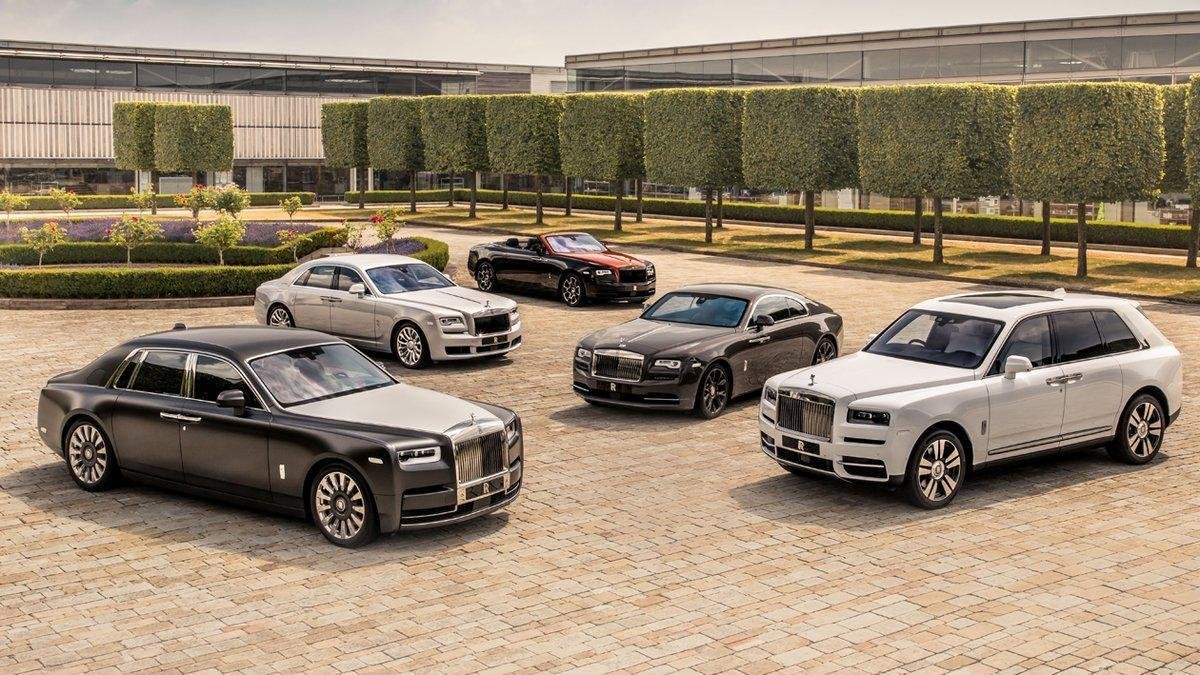 Modelos de la gama Rolls Royce.-