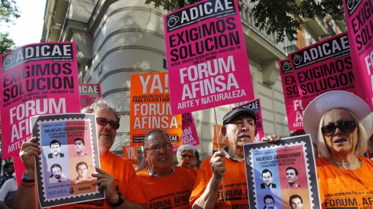 Afinsa dejó un agujero de 2.600 millones de euros acreditados y miles de afectados.-MARISCAL (EFE)