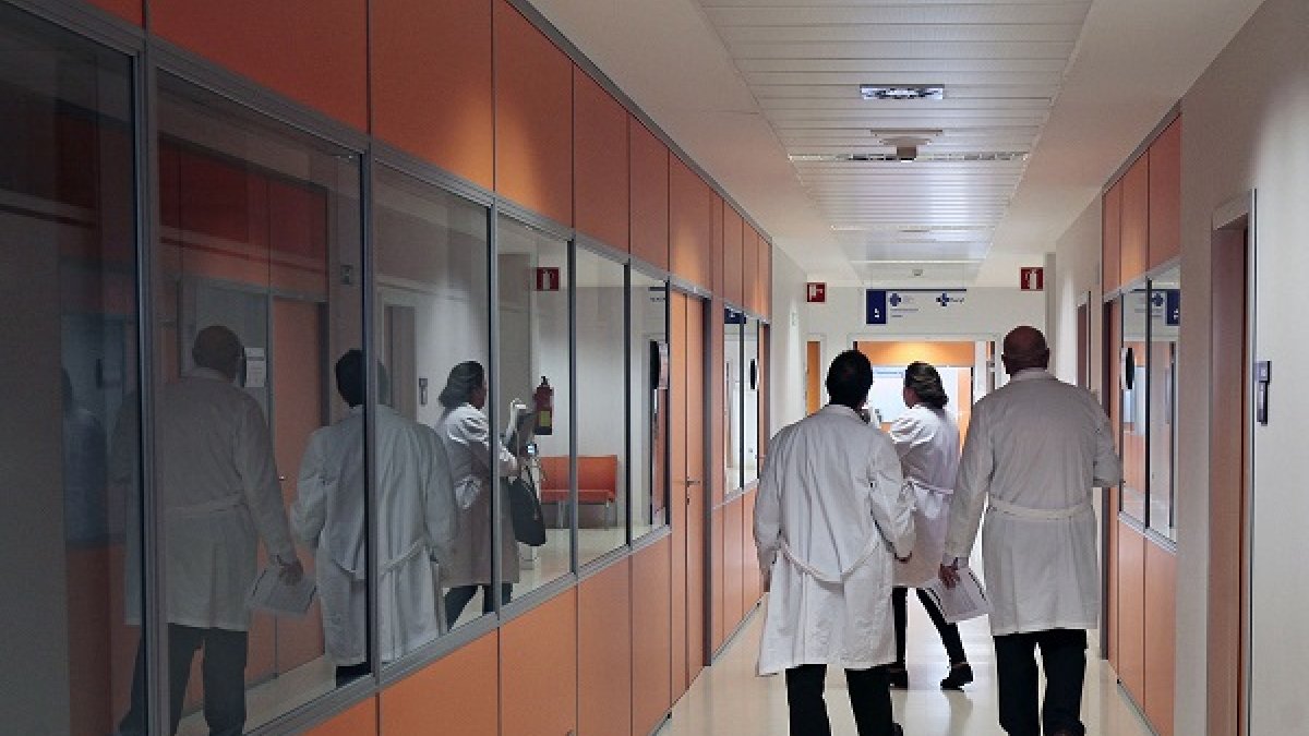 Interior de la UCI del Santa Bárbara. MARIO TEJEDOR