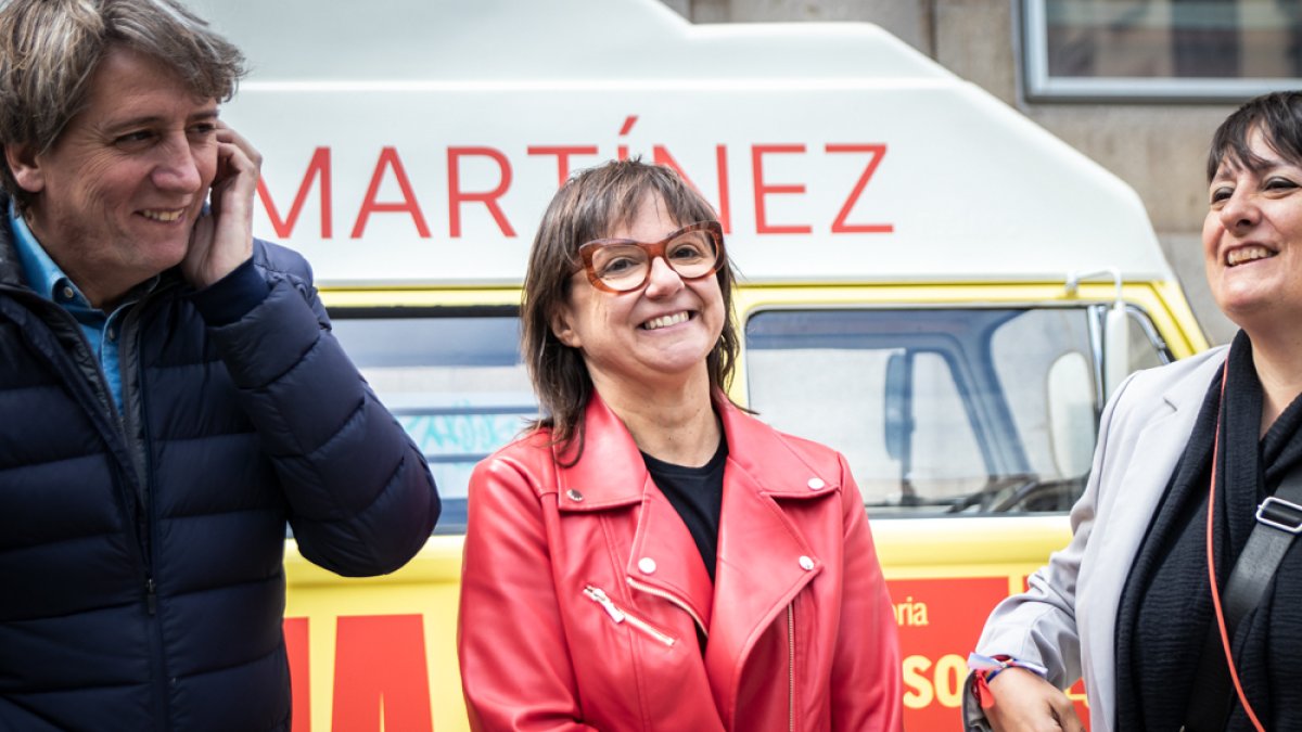 En el centro, Gloria Gonzalo, acomapañada de Carlos Martínez y Ana Romero. GONZALO MONTESEGURO