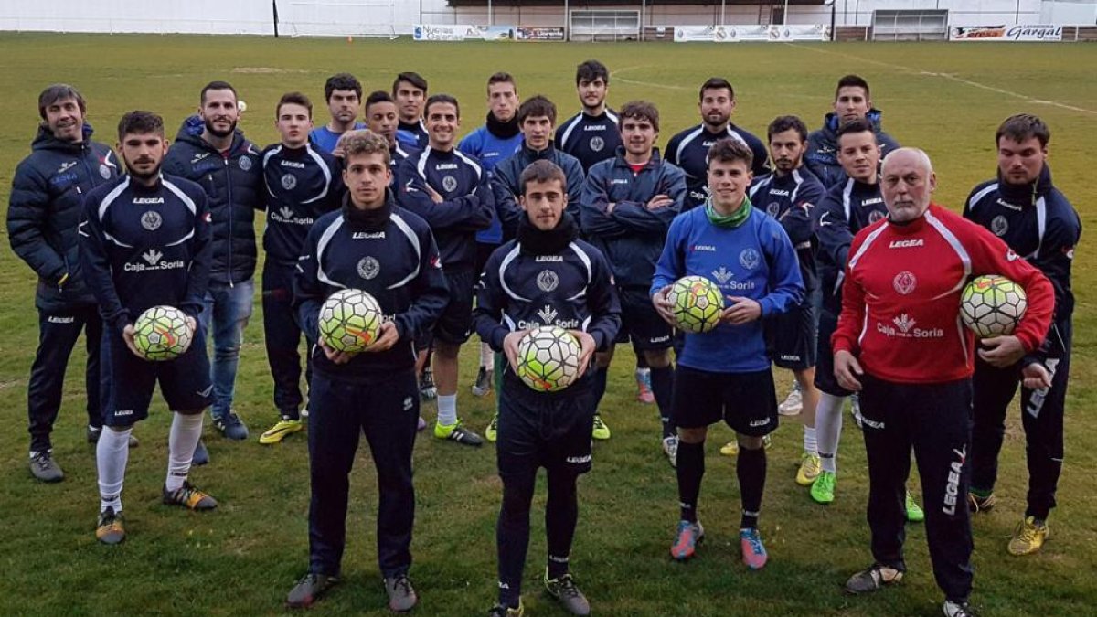 El San José busca hoy una victoria ante el Polideportivo Salas que le acercaría al sueño del ascenso a Tercera División.-
