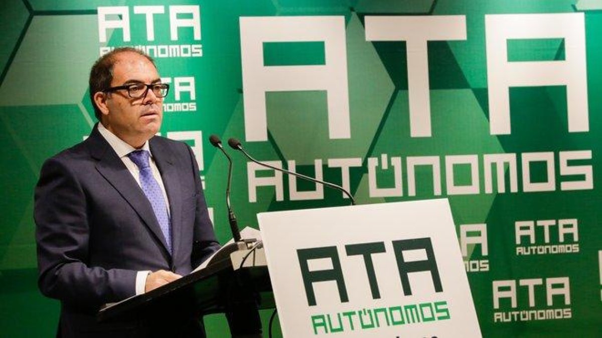 Imagen de archivo del presidente de ATA, Lorenzo Amor, durante un acto de la organización de autónomos.-DAVID UTRILLA (ATA)