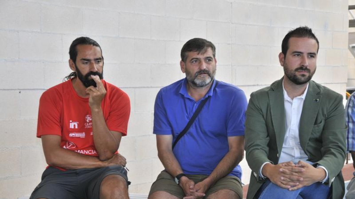 García Chico, con Enrique Márquez y Ángel Hernández, ha sido técnico del Caep durante 14 años.-Valentín Guisande
